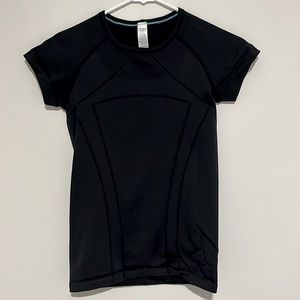 Ivivva short sleeve shirt
